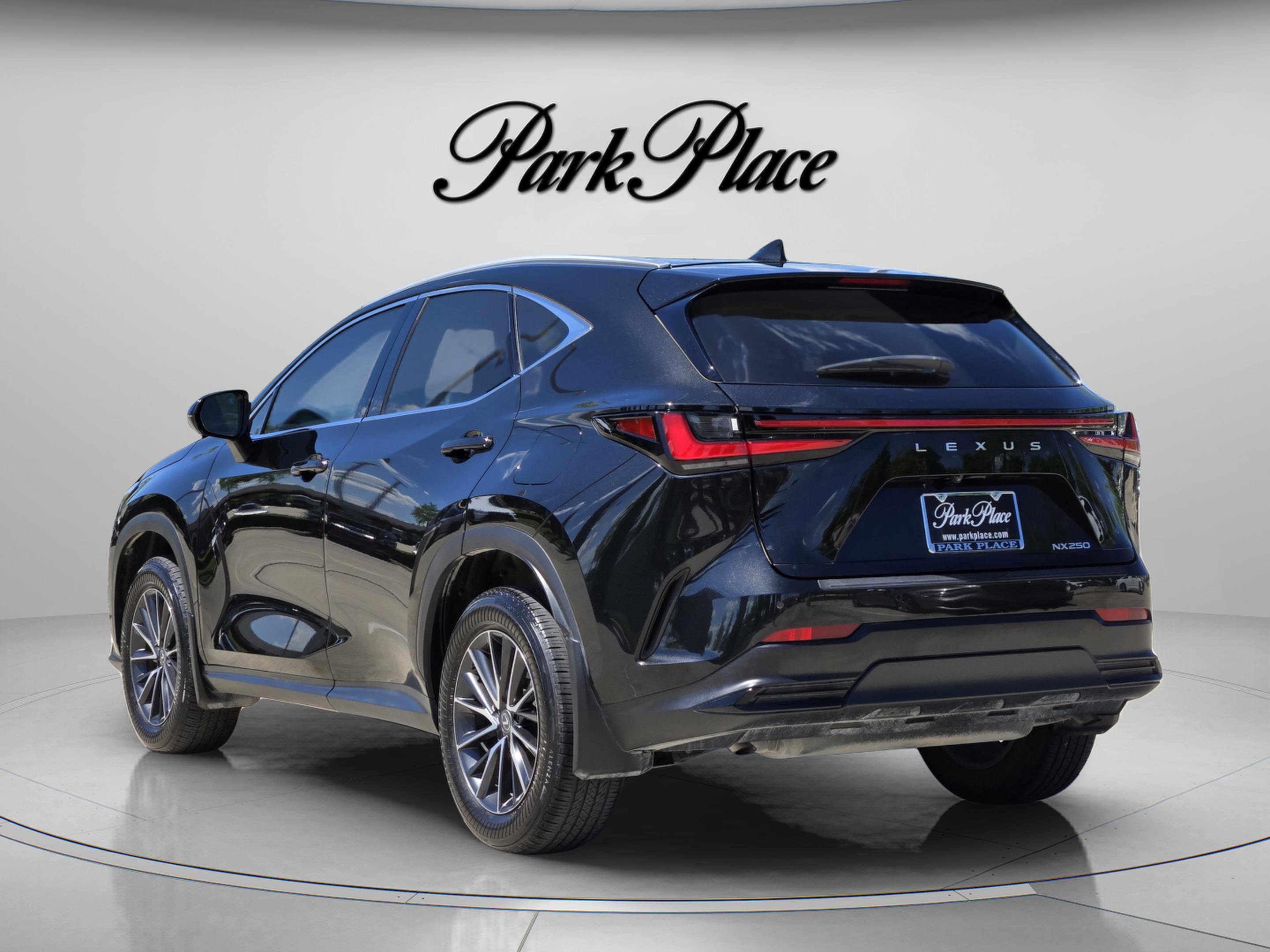 Used 2024 Lexus NX 250 FWD image 3