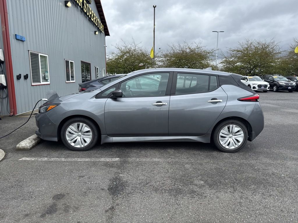 Used 2022 Nissan Leaf S image 2