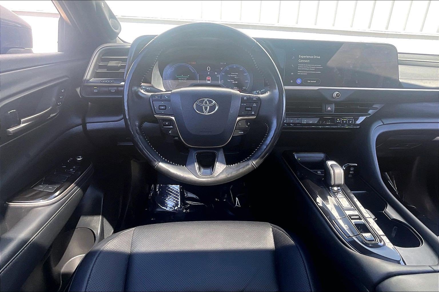 Used 2024 Toyota Crown Platinum AWD/4WD image 6