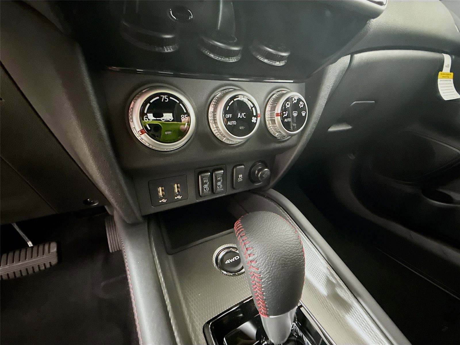 Used 2025 Mitsubishi Outlander Sport AWD image 13