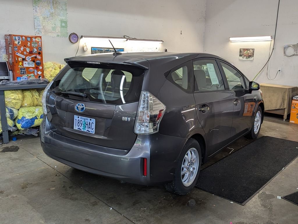 Used 2014 Toyota Prius V Three FWD image 4