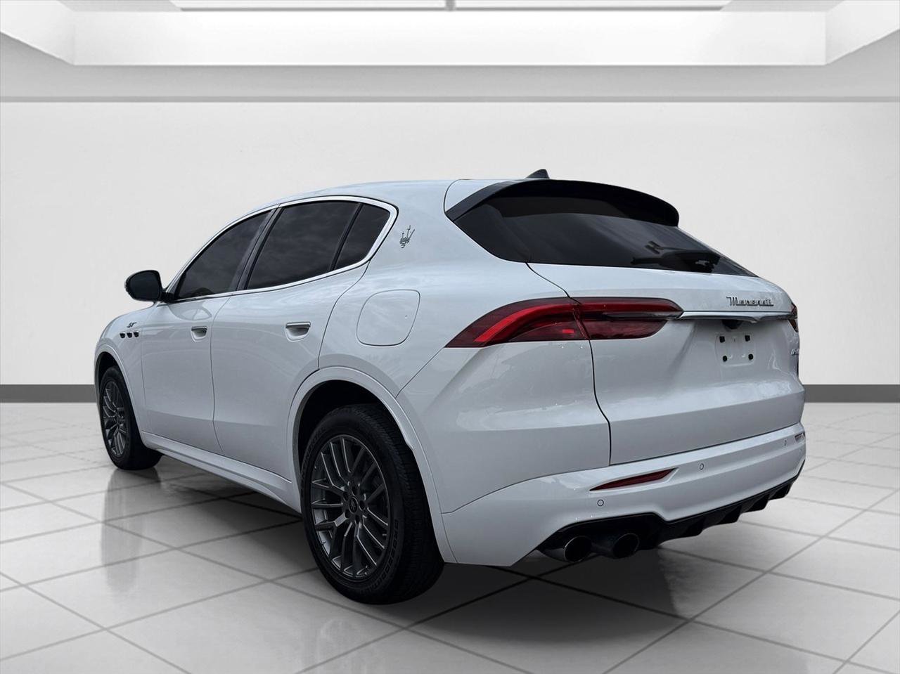 Used 2023 Maserati Grecale GT AWD/4WD image 3