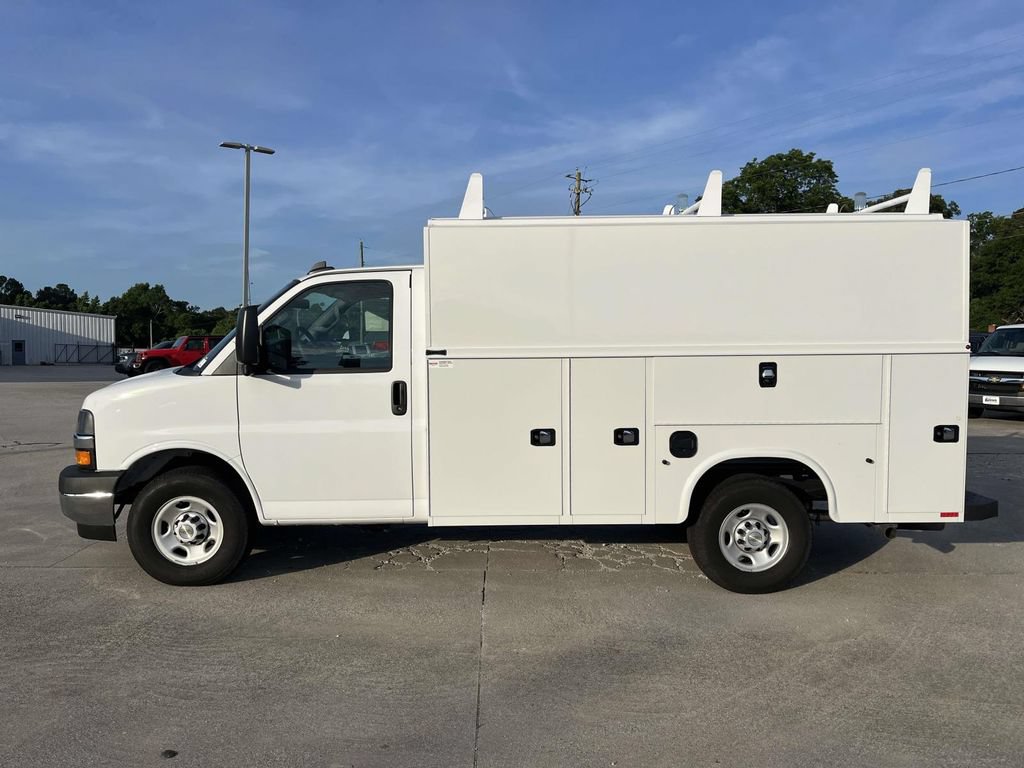 New 2026 Chevrolet Express 3500 w/ Power Convenience Package RWD image 2