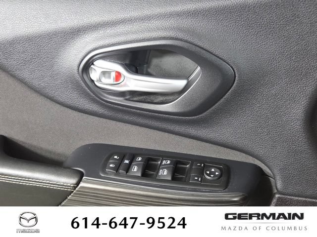 Used 2015 Jeep Cherokee Latitude w/ Trailer Tow Group AWD/4WD image 28