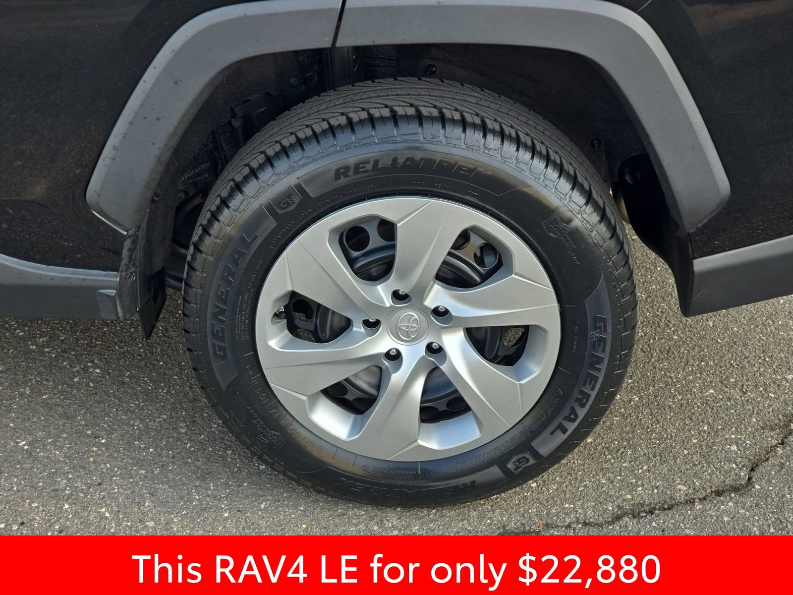 Used 2022 Toyota RAV4 LE image 38