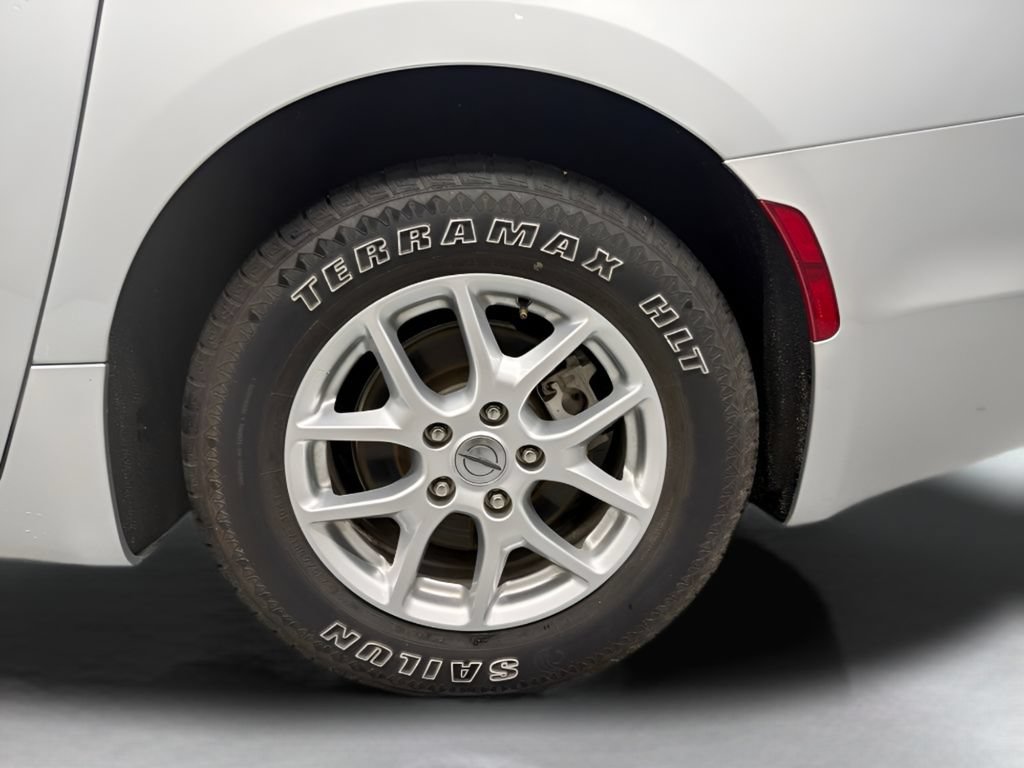 Used 2023 Chrysler Pacifica Touring-L FWD image 46