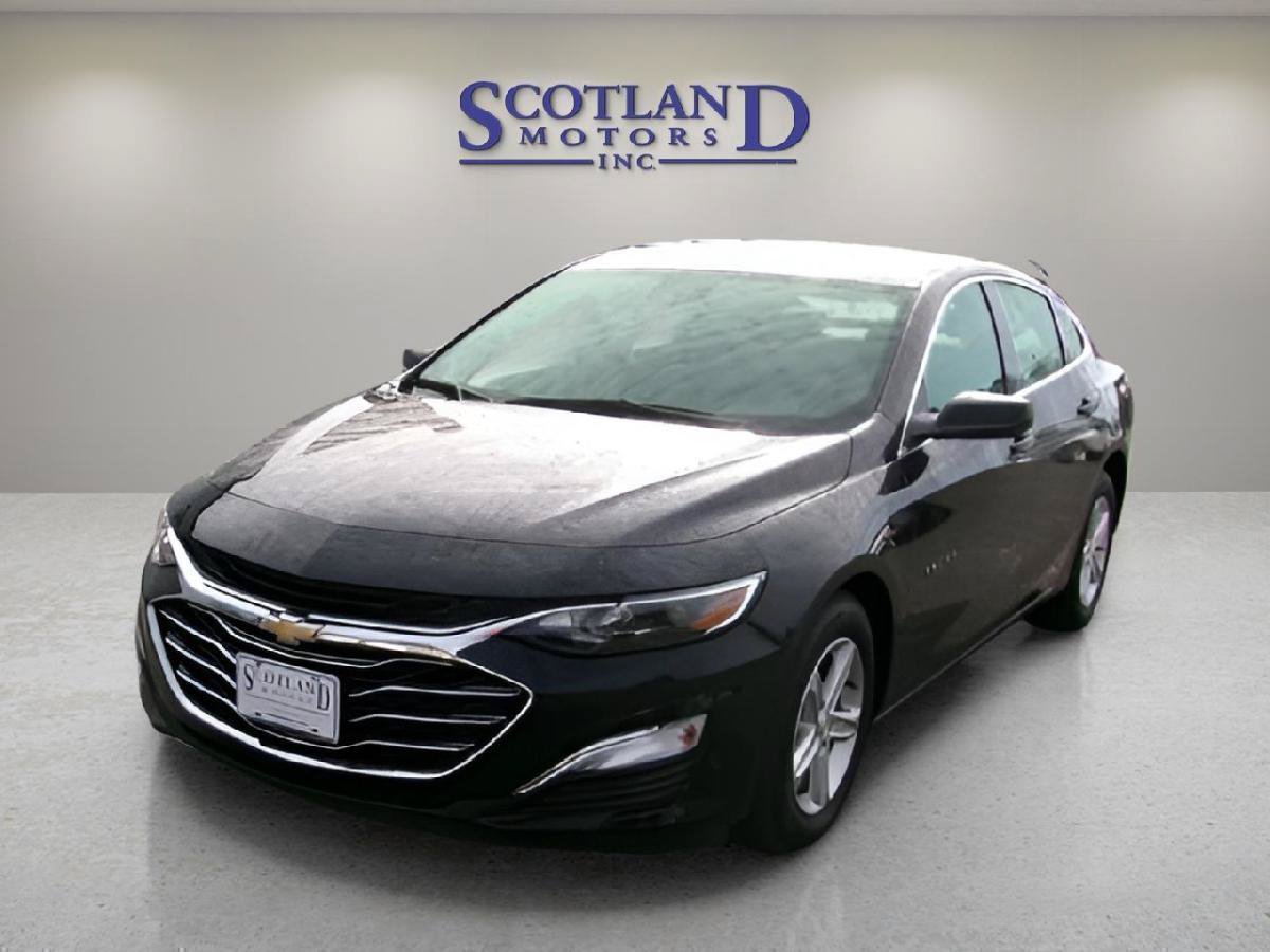 Used 2024 Chevrolet Malibu LS FWD image 2