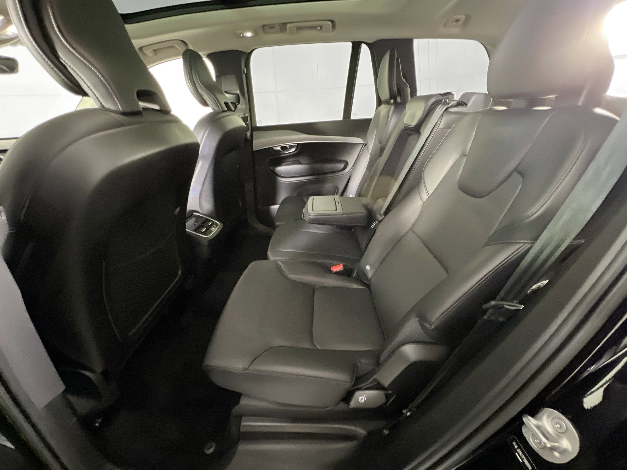 Used 2023 Volvo XC90 B5 Core AWD/4WD image 25