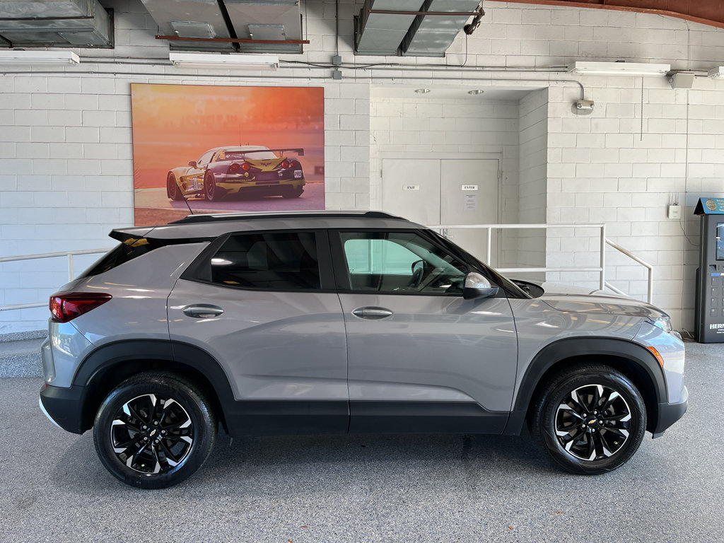 Used 2023 Chevrolet TrailBlazer LT FWD image 11