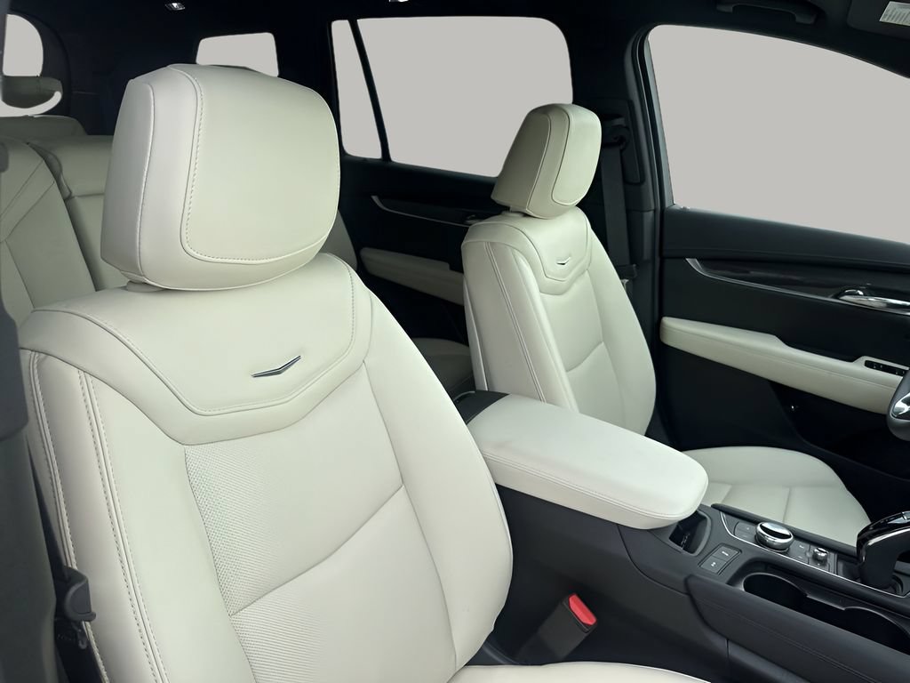 New 2025 Cadillac XT6 Sport w/ Technology Package AWD/4WD image 13