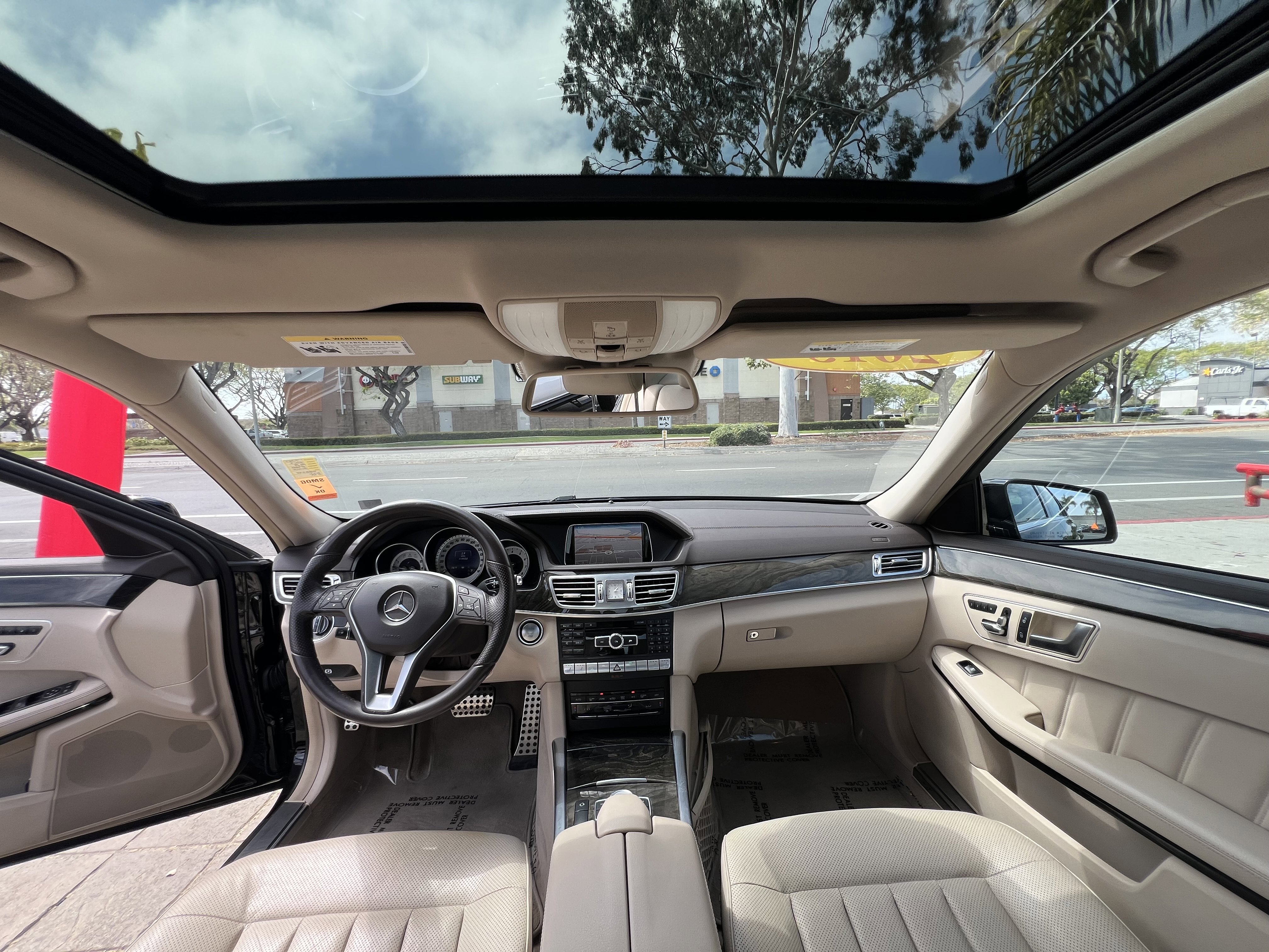 Used 2015 Mercedes-Benz E 400 Sedan w/ Driver Assistance Package image 19