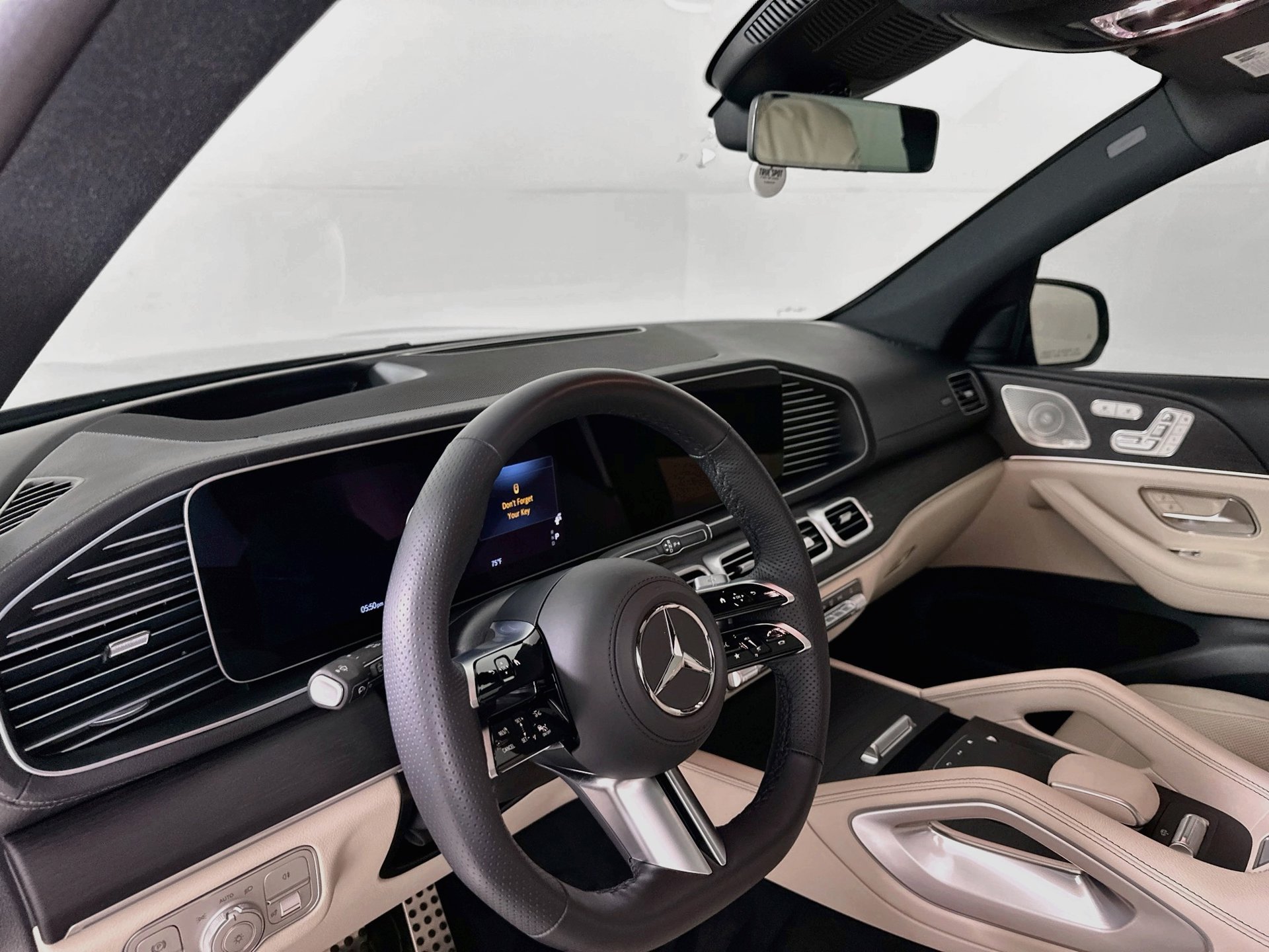 Certified 2026 Mercedes-Benz GLS 580 4MATIC image 10
