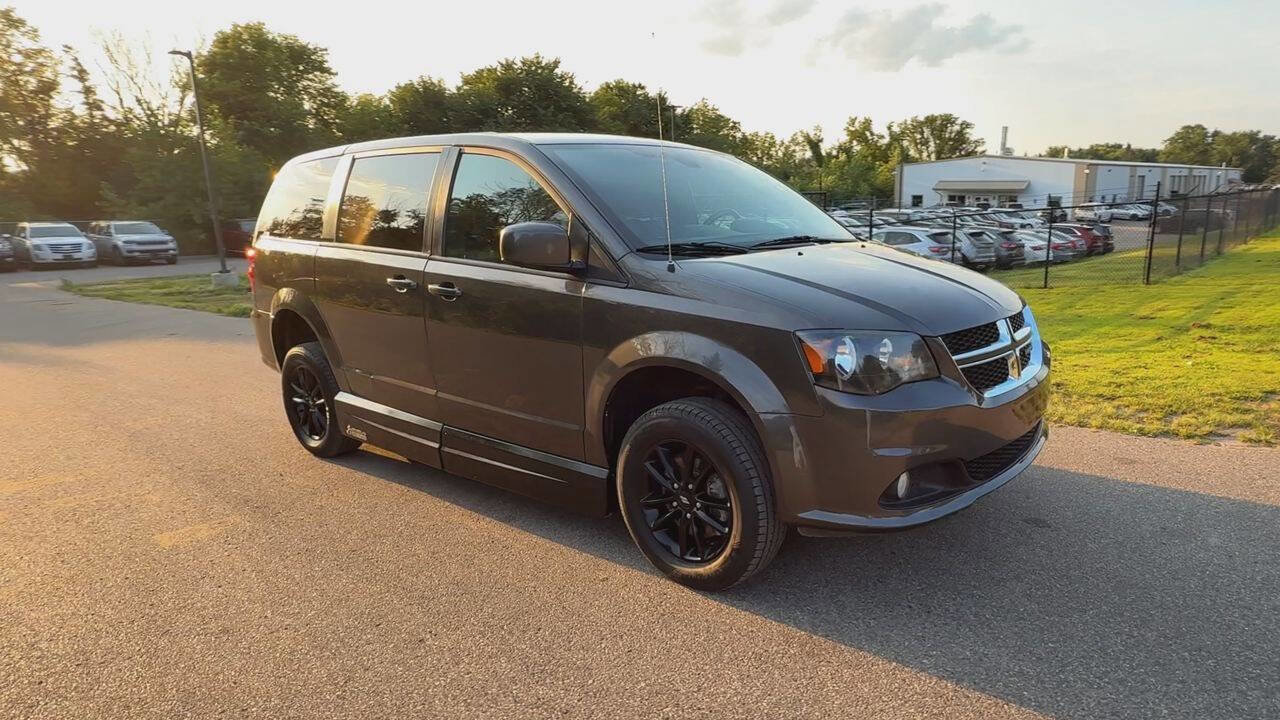 Used 2019 Dodge Grand Caravan SXT w/ Blacktop Package image 6