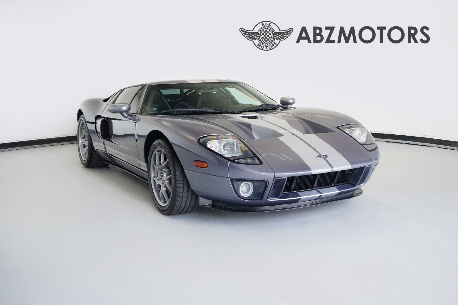 Used 2006 Ford GT RWD image 1