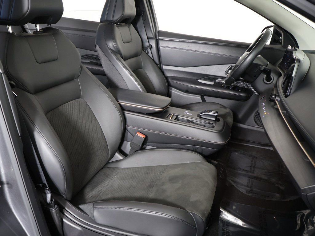 Used 2023 Nissan Ariya FWD image 28