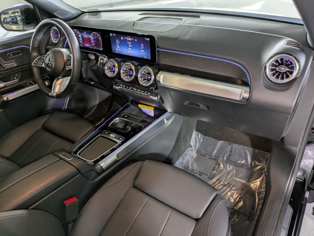 Used 2025 Mercedes-Benz GLB 250 image 23
