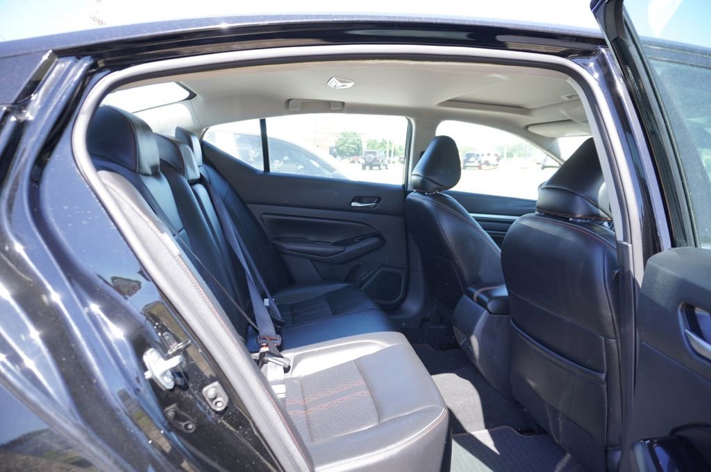 Used 2023 Nissan Altima 2.5 SR w/ SR Premium Package AWD/4WD image 7