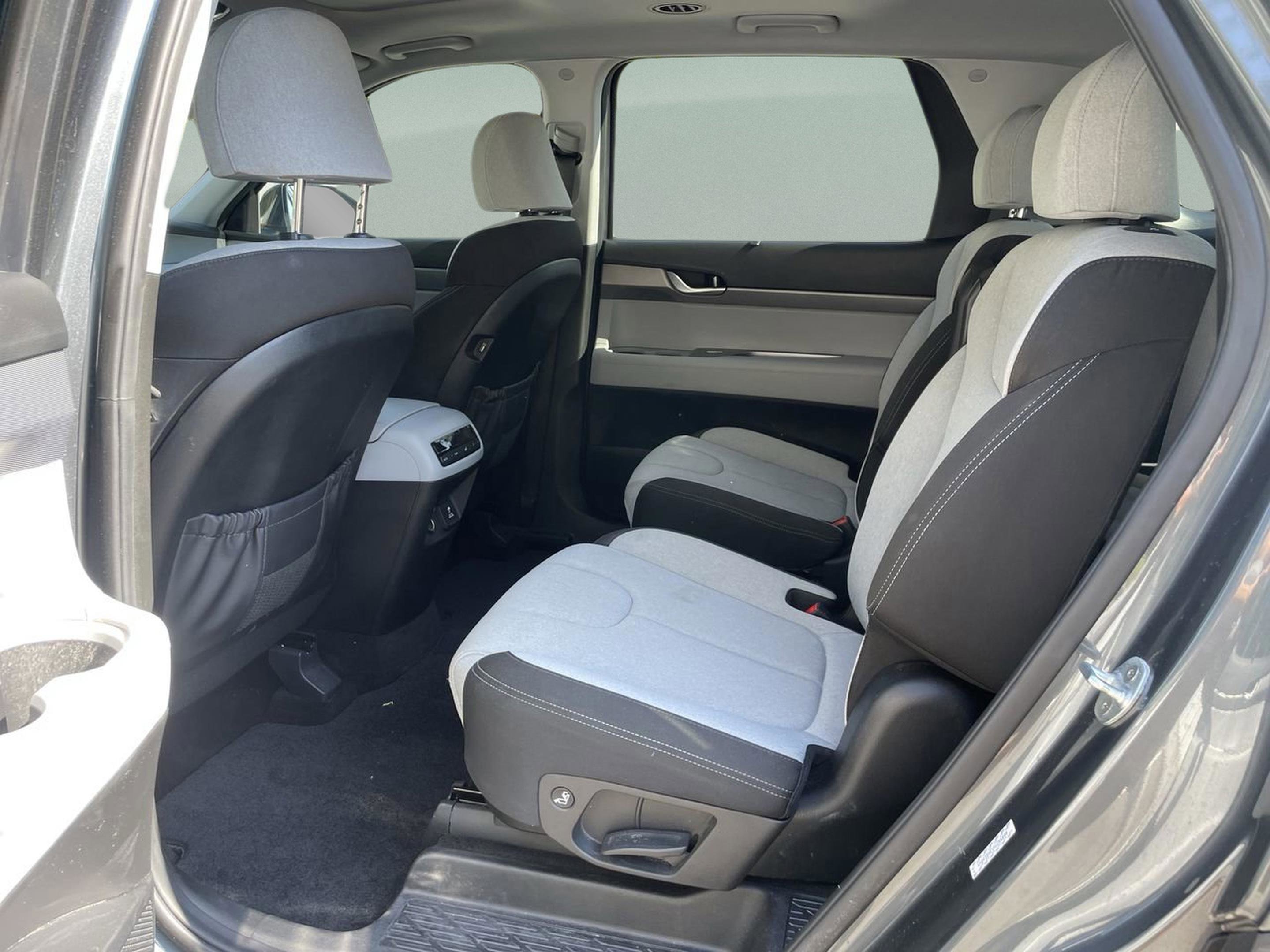 Used 2021 Hyundai Palisade SEL w/ Convenience Package image 16