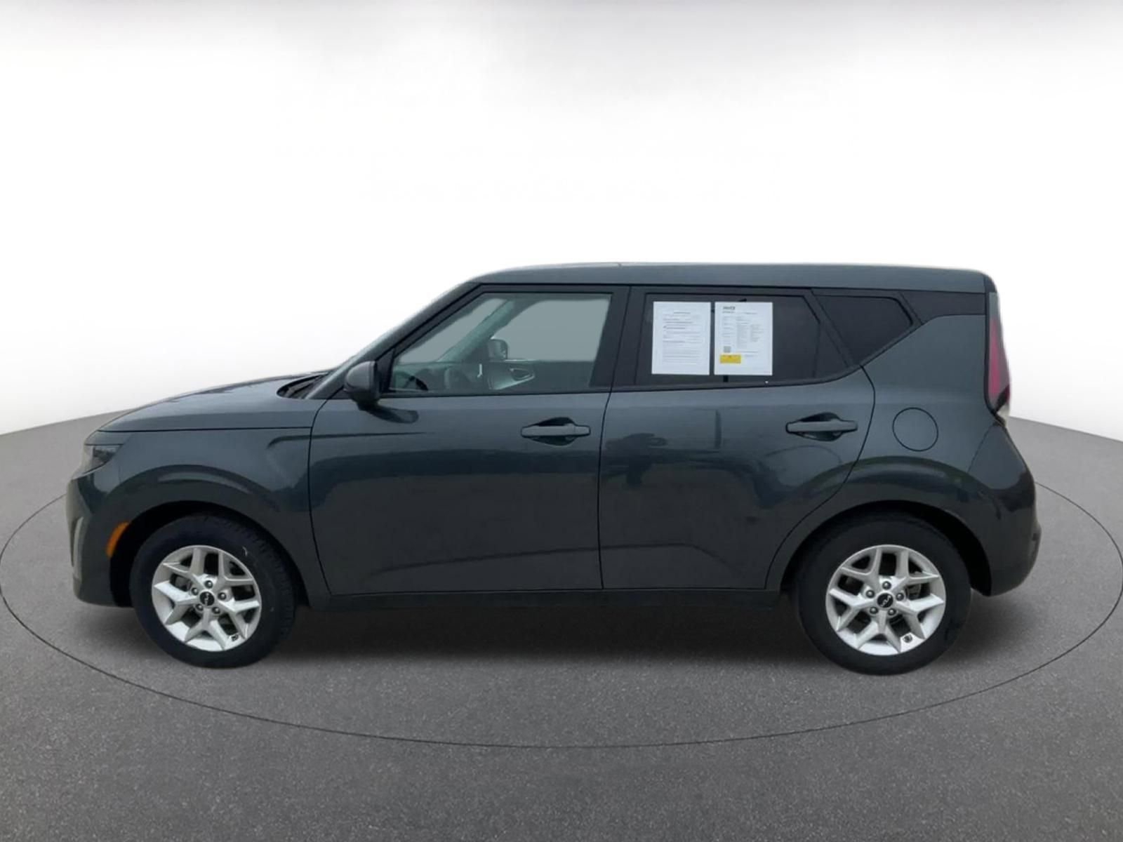 Used 2025 Kia Soul LX w/ LX Technology Package image 9