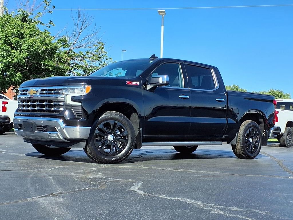 Used 2022 Chevrolet Silverado 1500 LTZ w/ LTZ Premium Package AWD/4WD image 2