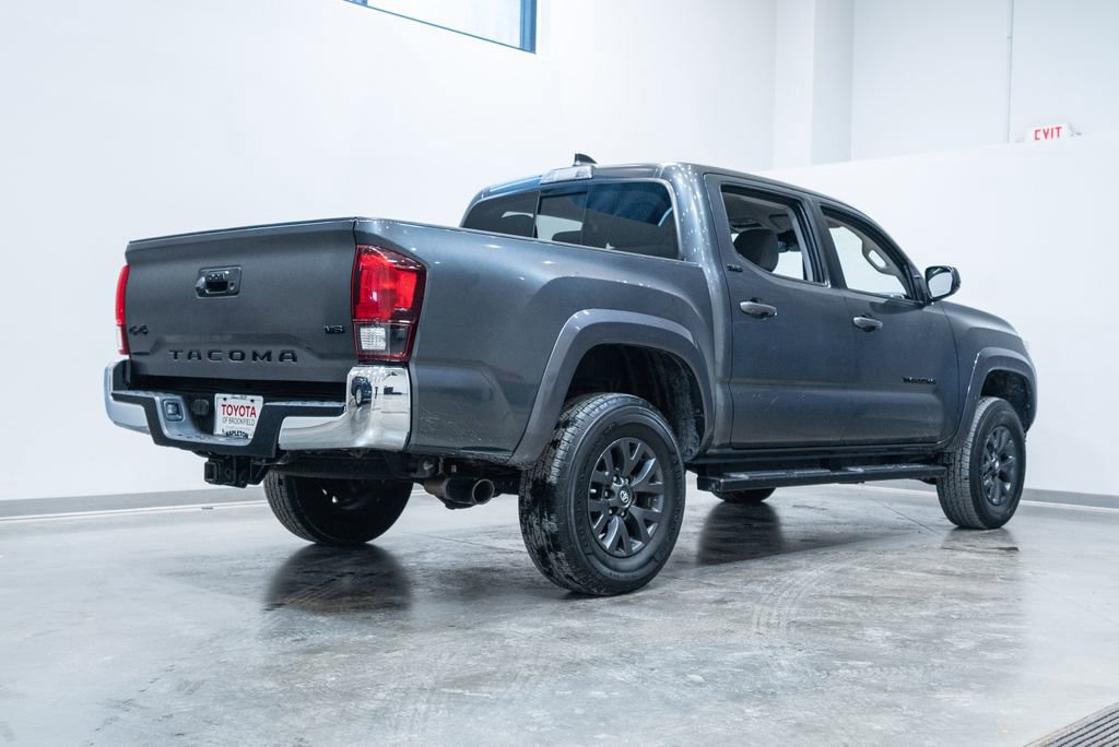 Used 2020 Toyota Tacoma SR5 w/ Blackout Package image 9
