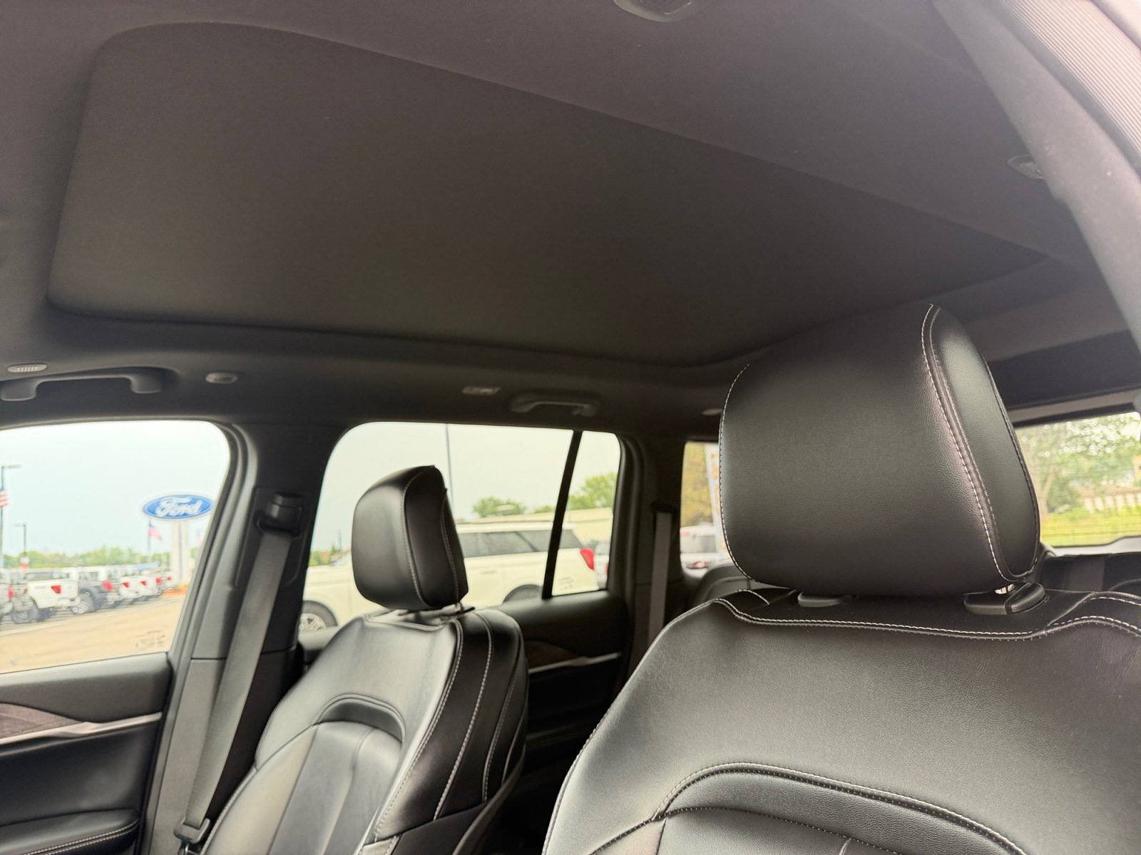 Used 2024 Jeep Grand Cherokee Limited AWD/4WD image 38