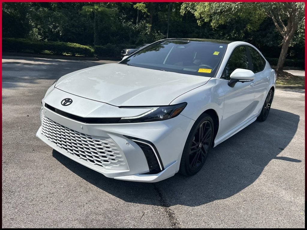 Used 2025 Toyota Camry Hybrid FWD image 3