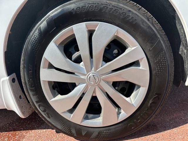 Used 2025 Nissan Versa S w/ Trunk Package image 29