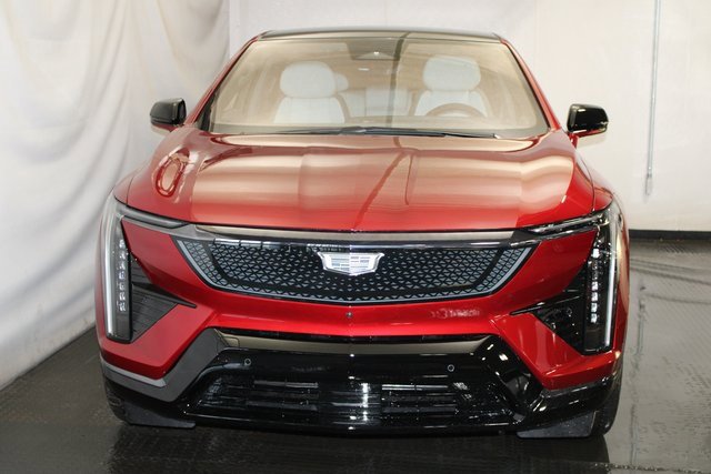 New 2025 Cadillac Optiq Sport 1 w/ LPO, ONYX Package image 4