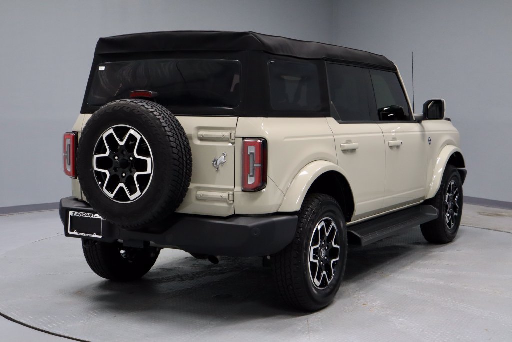 Certified 2025 Ford Bronco Outer Banks AWD/4WD image 12