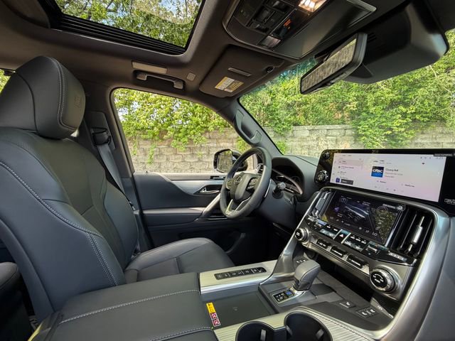 New 2025 Lexus LX 700h F Sport AWD/4WD image 23