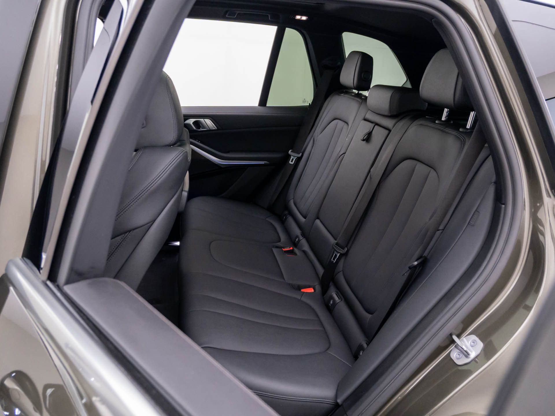 Certified 2021 BMW X5 xDrive40i w/ Convenience Package image 17