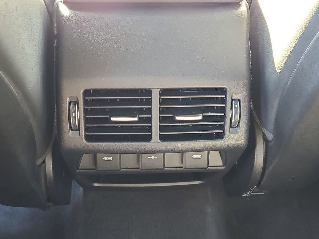 Used 2020 Land Rover Discovery Sport SE R-Dynamic image 25