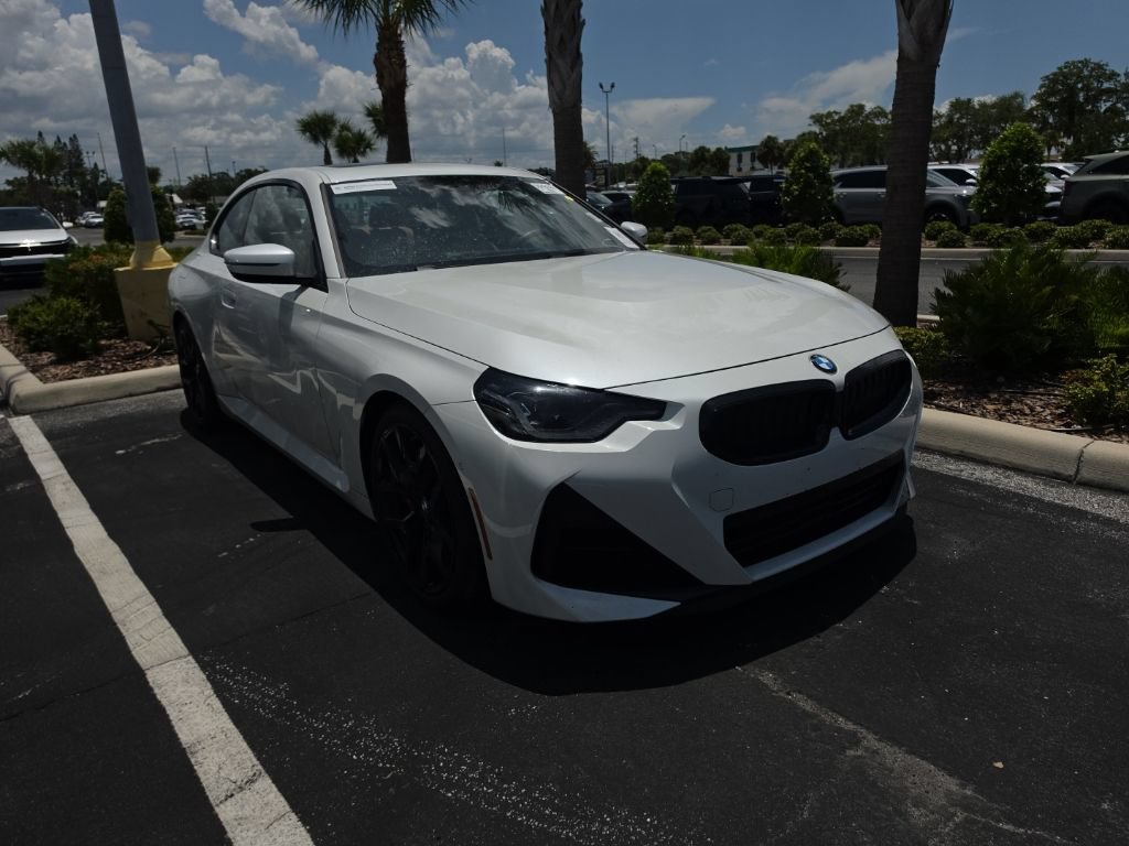 Used 2025 BMW 230i Coupe w/ M Sport Package RWD image 2