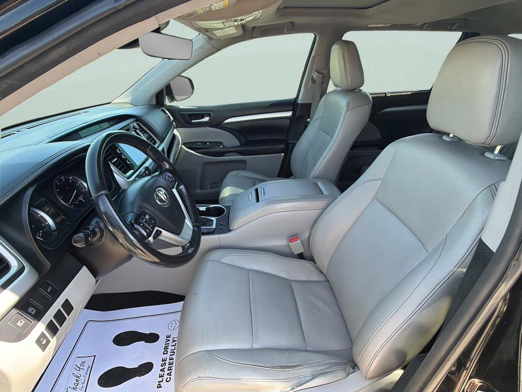 Used 2018 Toyota Highlander XLE AWD/4WD image 19