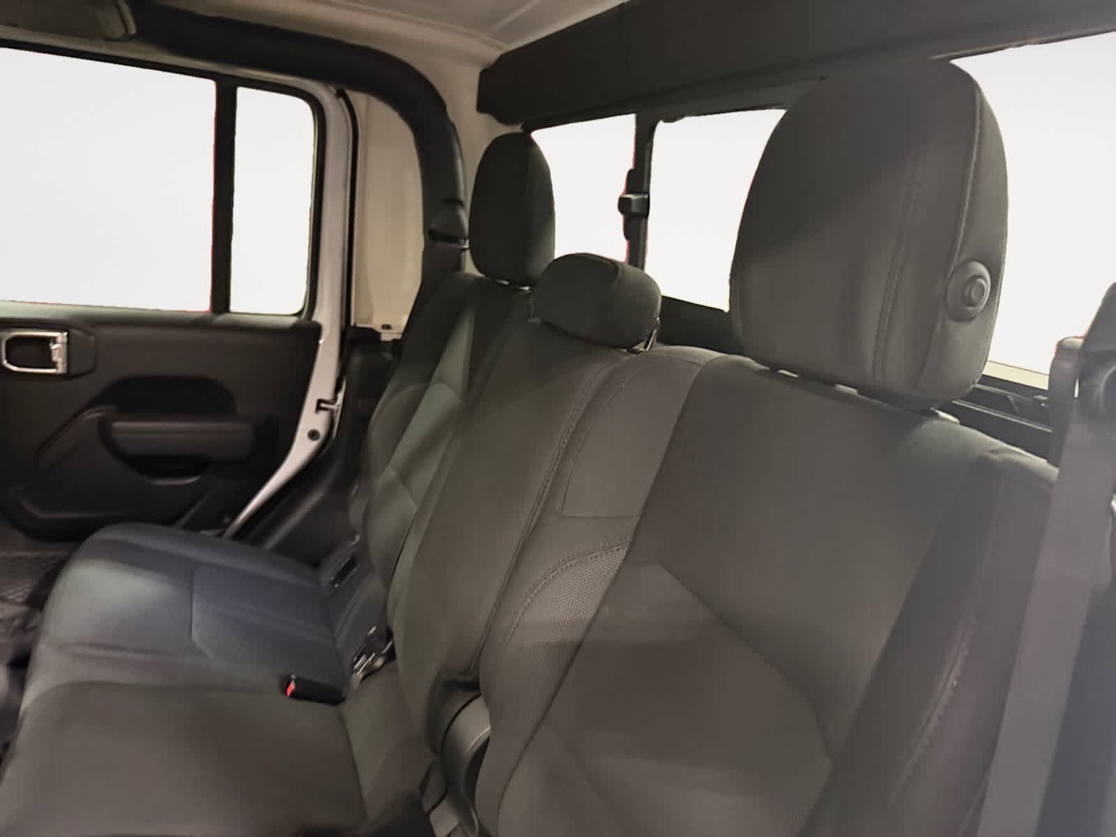Used 2023 Jeep Gladiator Sport AWD/4WD image 14