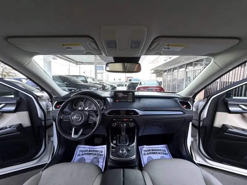 Used 2018 MAZDA CX-9 Touring FWD image 17