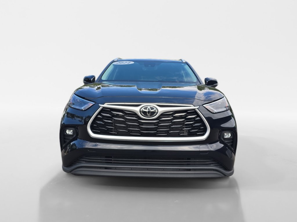 Used 2024 Toyota Highlander XLE image 9