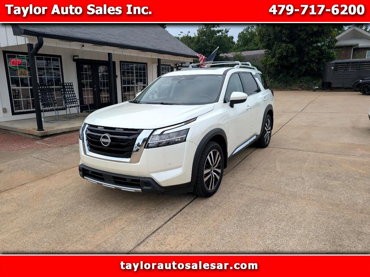 Used 2024 Nissan Pathfinder Platinum w/ Cargo Package