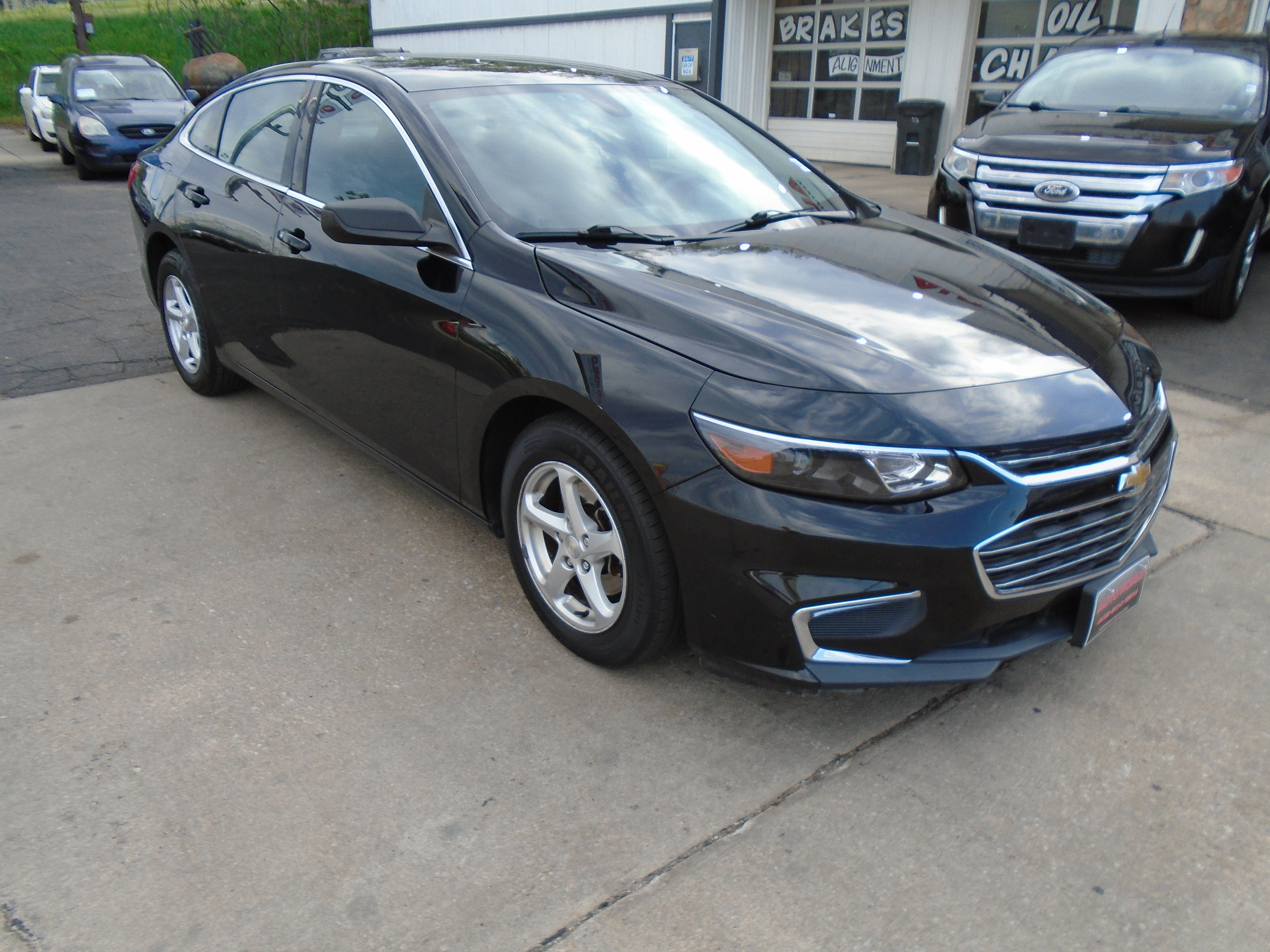 Used 2017 Chevrolet Malibu LS FWD image 8