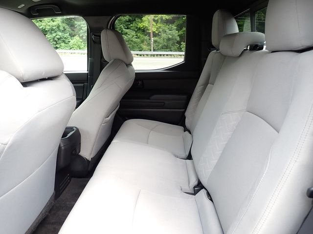 Certified 2024 Toyota Tacoma SR5 AWD/4WD image 18