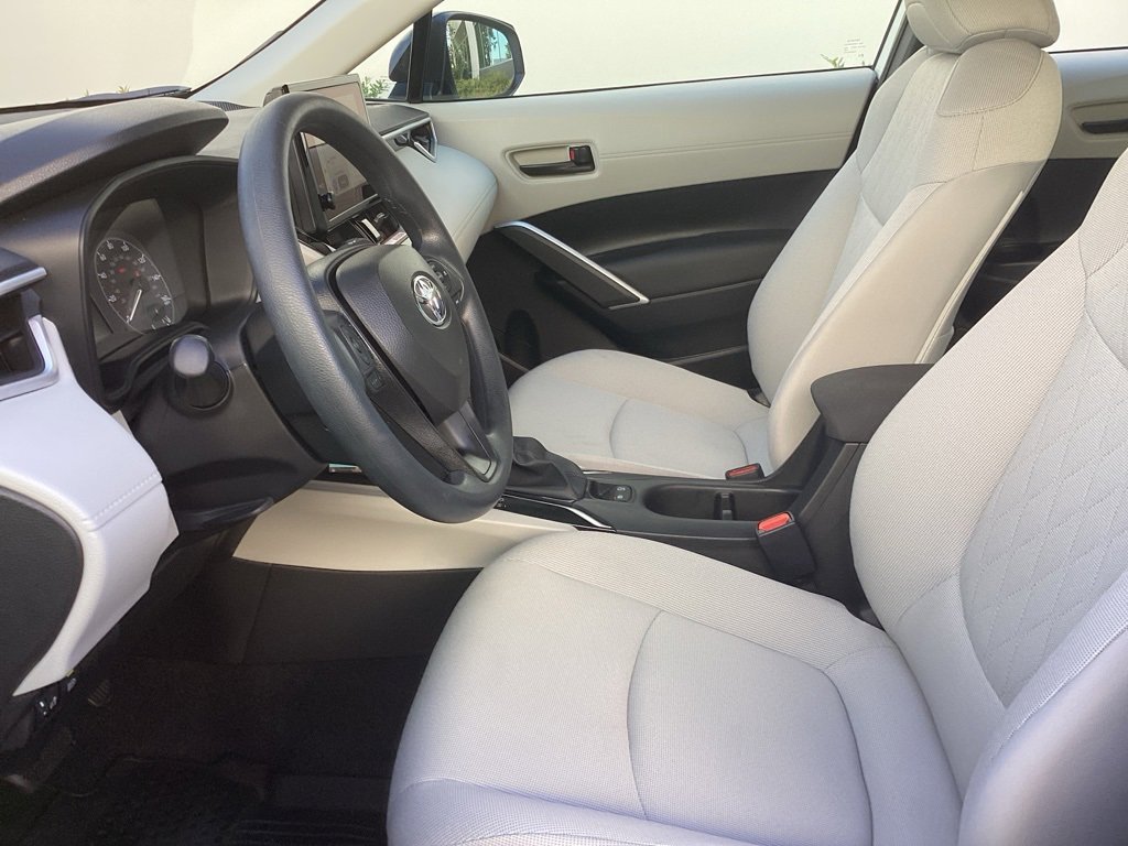 Used 2025 Toyota Corolla Cross L image 3