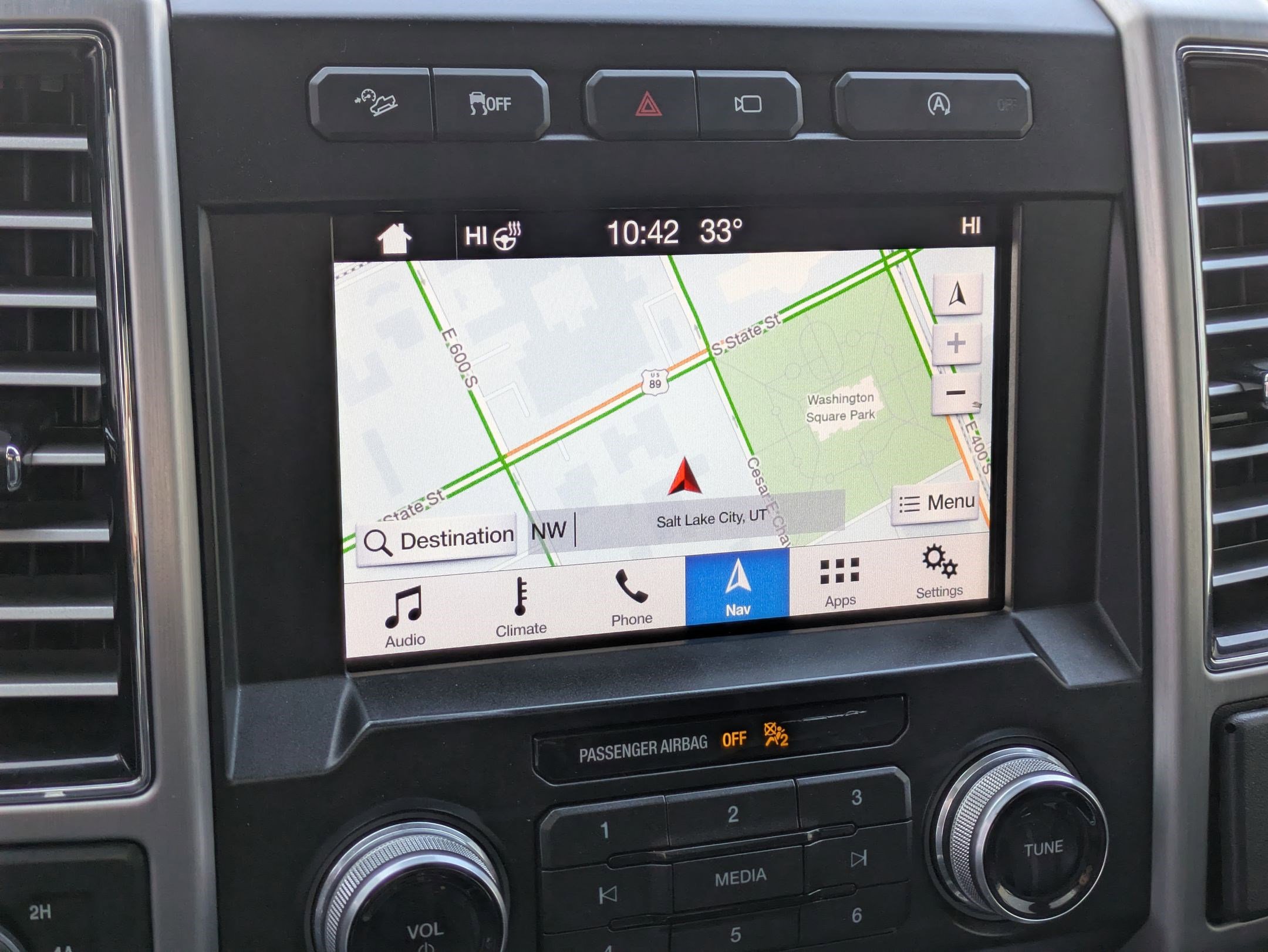 Used 2019 Ford F150 Platinum w/ Equipment Group 701A Luxury image 23