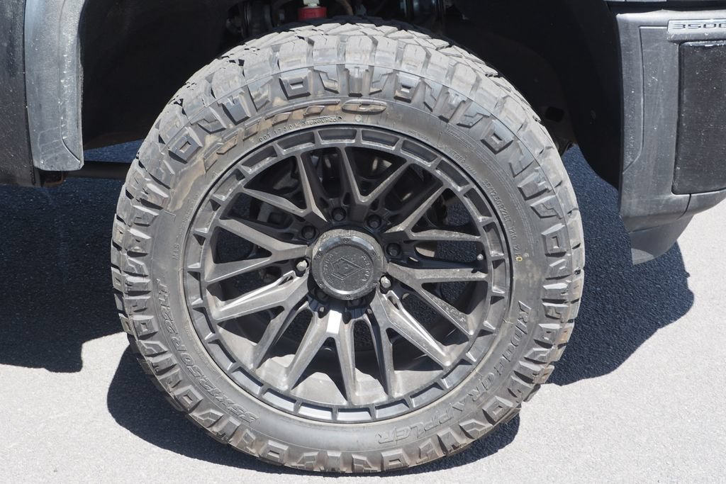 Used 2025 GMC Sierra 3500 Denali w/ Technology Package AWD/4WD image 10