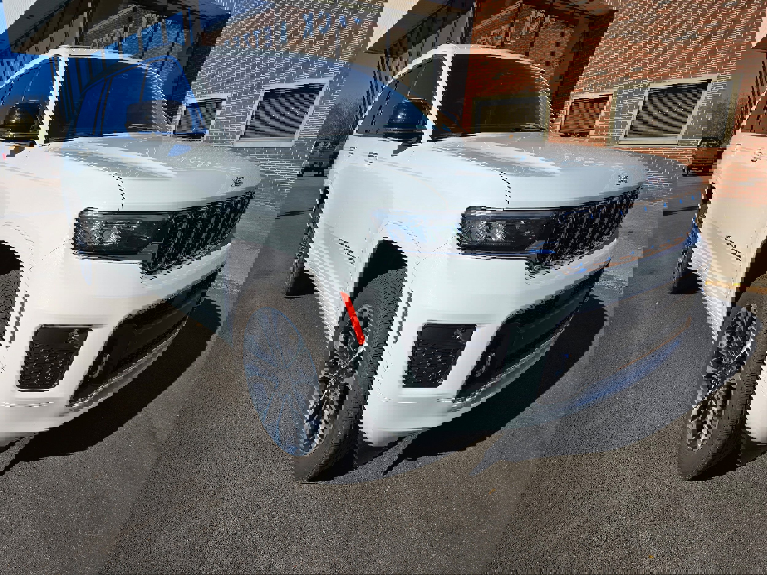 Used 2022 Jeep Grand Cherokee L Overland image 1