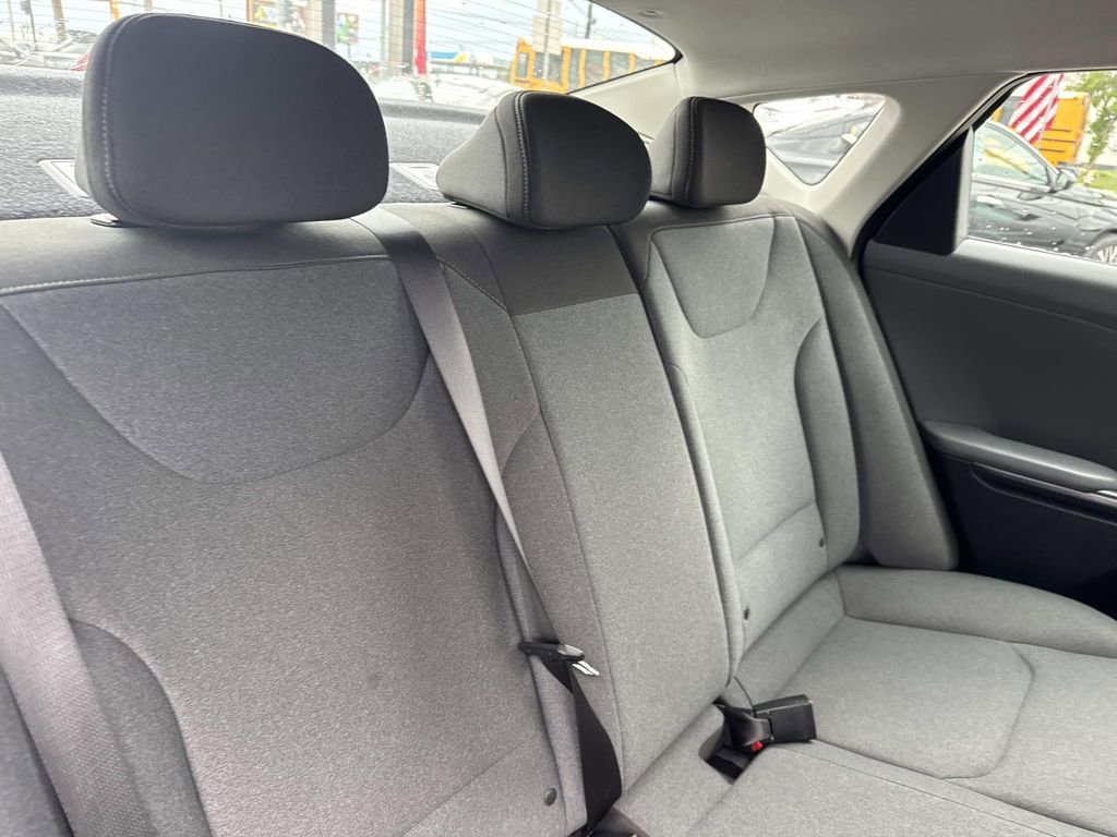 Used 2025 Kia K4 FWD image 9