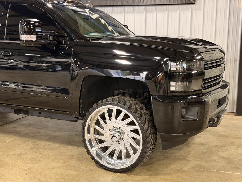 Used 2019 Chevrolet Silverado 2500 LTZ w/ Duramax Plus Package AWD/4WD image 5