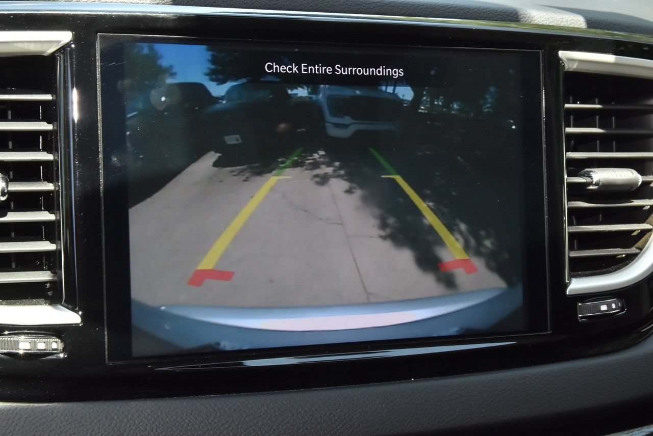 Used 2024 Chrysler Pacifica Touring-L FWD image 30