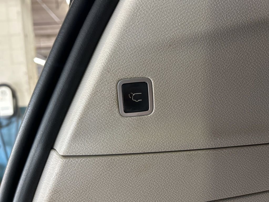 Used 2017 Chrysler Pacifica Touring-L image 14