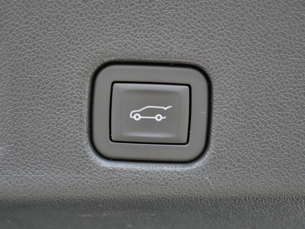 Used 2025 Buick Enclave Sport Touring image 25